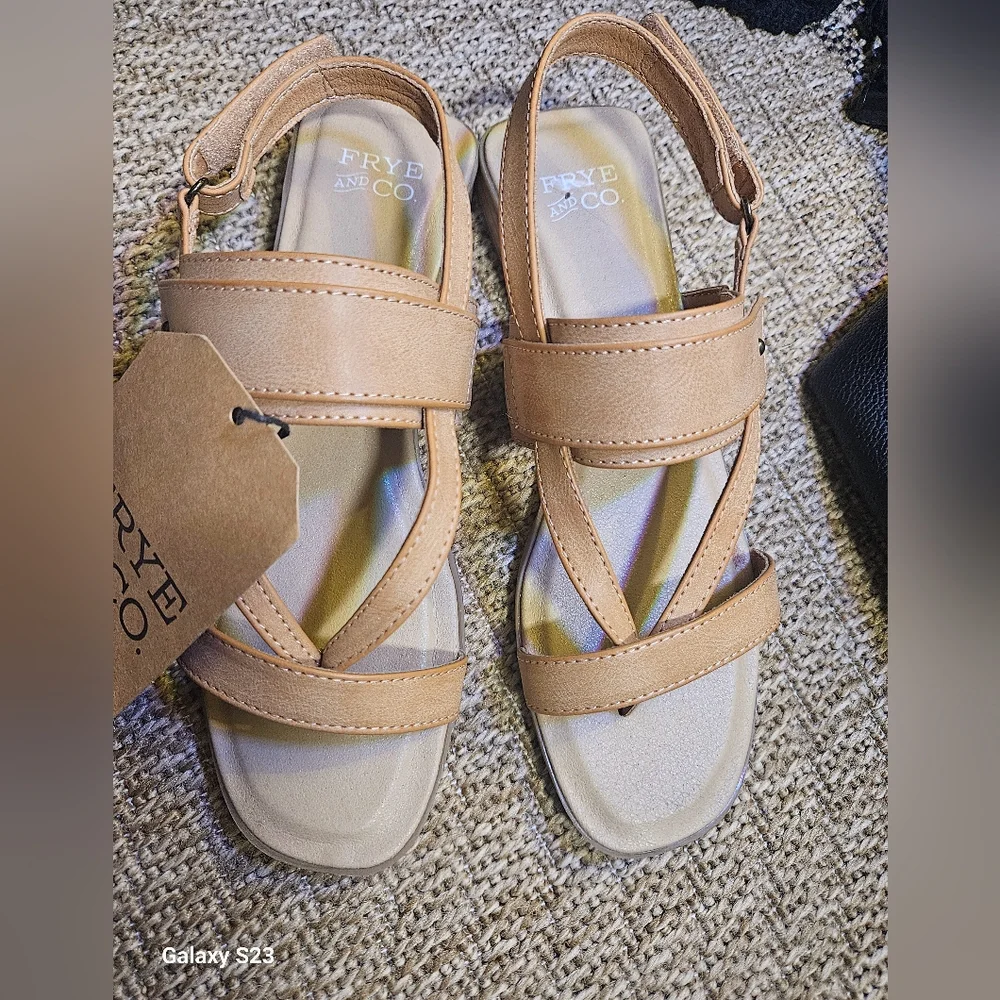 NWT Frye & Company Women's Adjustable Strap Cassia Sandals in Light Tan - Picture 11 of 12